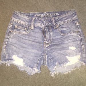 Like new American Eagle jean midi shorts size 00